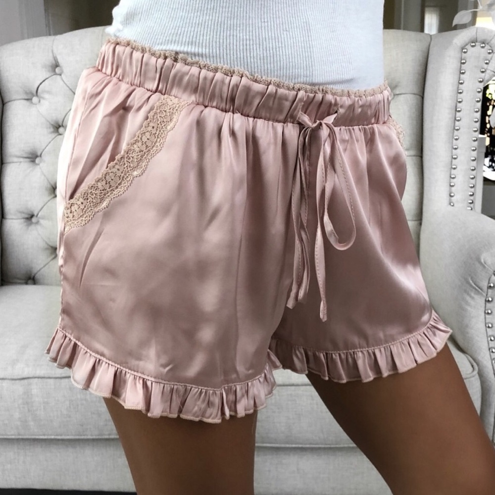 ✨CCO SALE•REPOSH✨ekAttire Siesta Rose Satin Shorts